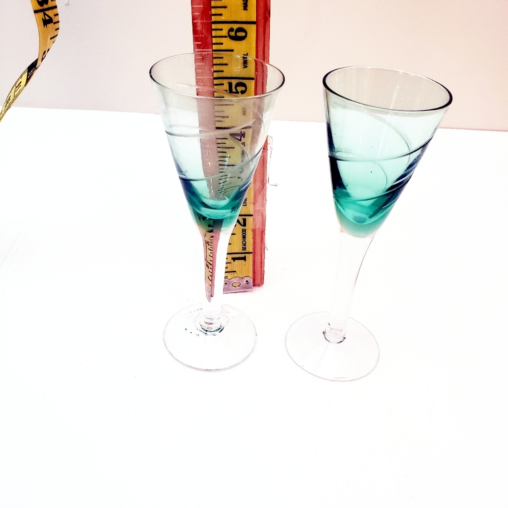 Vintage Cordial Set of 2 Glasses Green - Picture 4 of 5